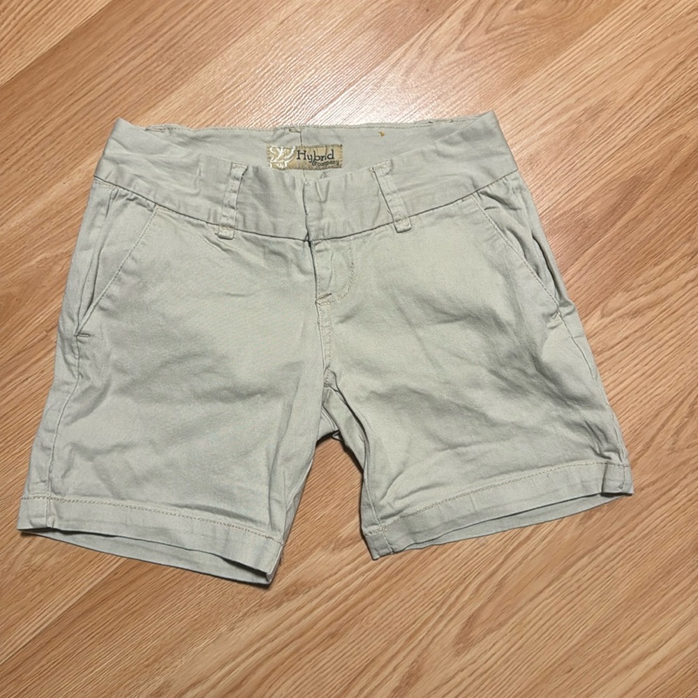 Like new khaki shorts